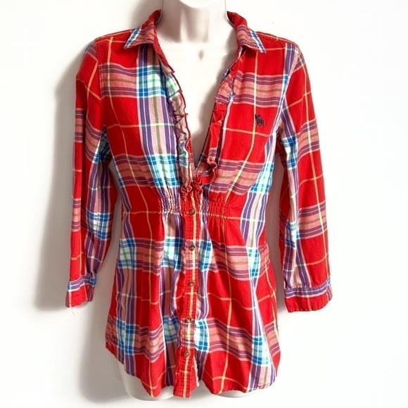 A&F women’s red plaid ruffle accent button down top medium - Picture 4 of 10
